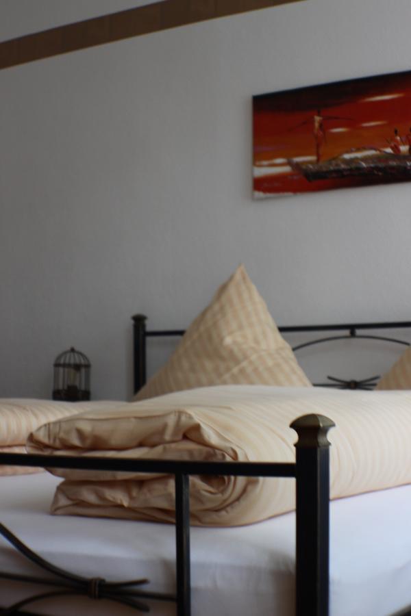 Bed and Breakfast Vivo-Vino à Weisenheim am Sand Extérieur photo